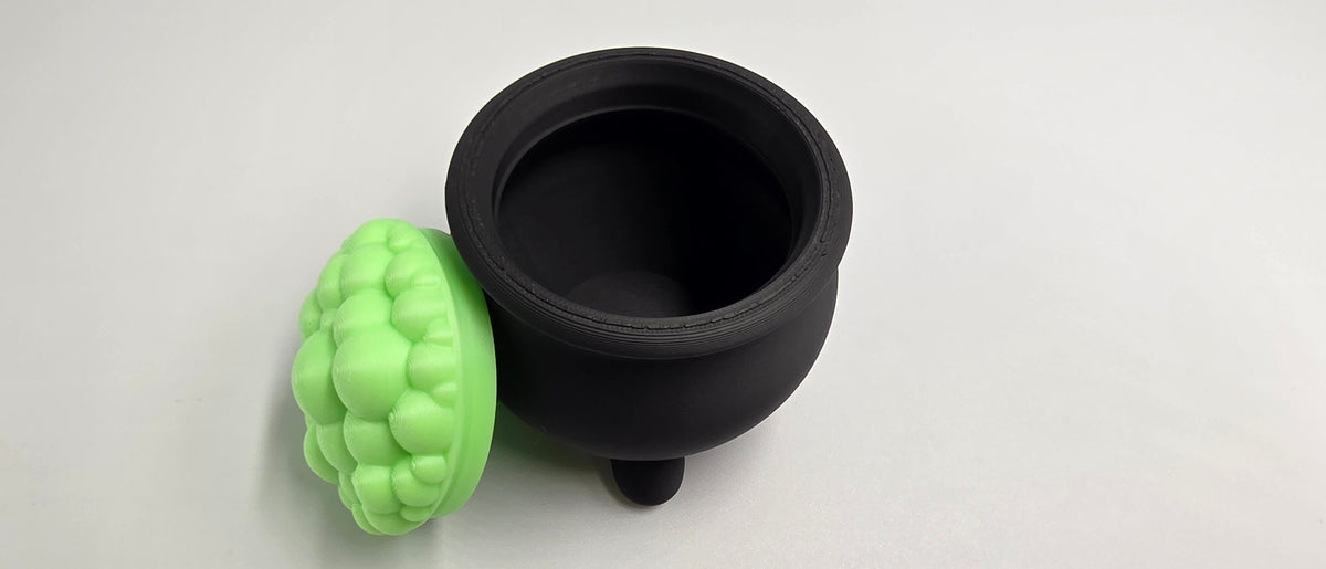 10 Mystery Halloween Pocko Pets with Glow-in-the-Dark Bubbling Cauldron