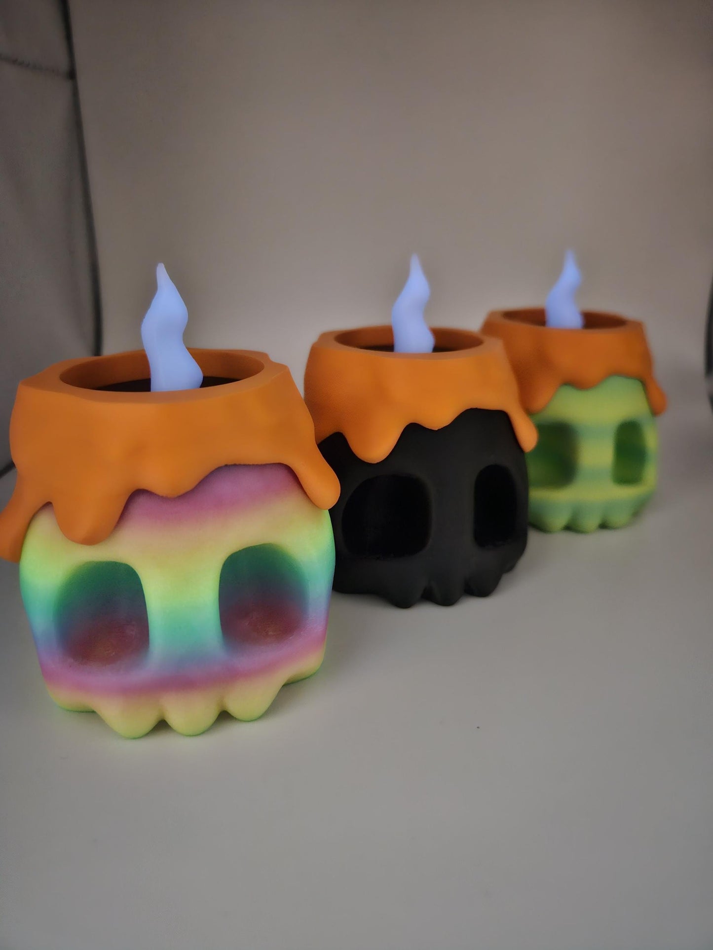 MYSTERY Halloween 10-Piece Pocket Pets in Halloween Skull Container