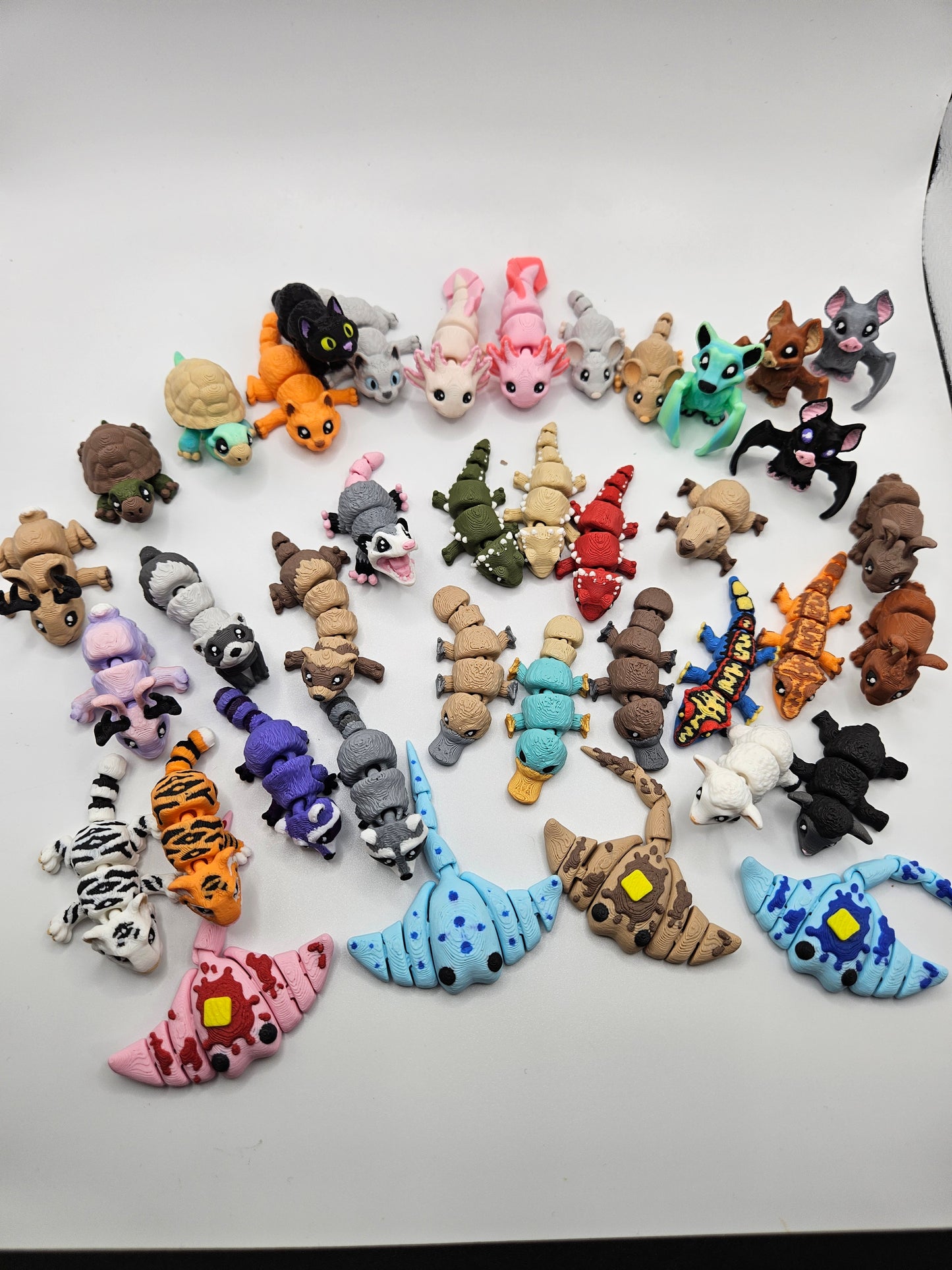 Classroom Valentine Fidget Animals – Bulk Heart Bags – 3D Printed Articulating Mini Fidgets – Bulk 12, 24, or 30 Pack – School Exchange Gifts